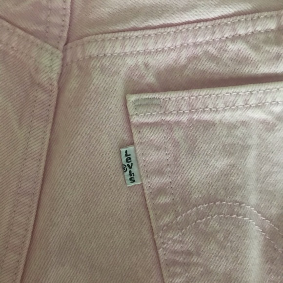 Pink Levi Shorts! New without tags! - Picture 4 of 6